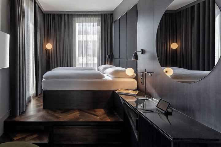 Room 15 of 49