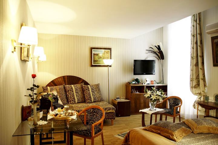 Room 11 of 88