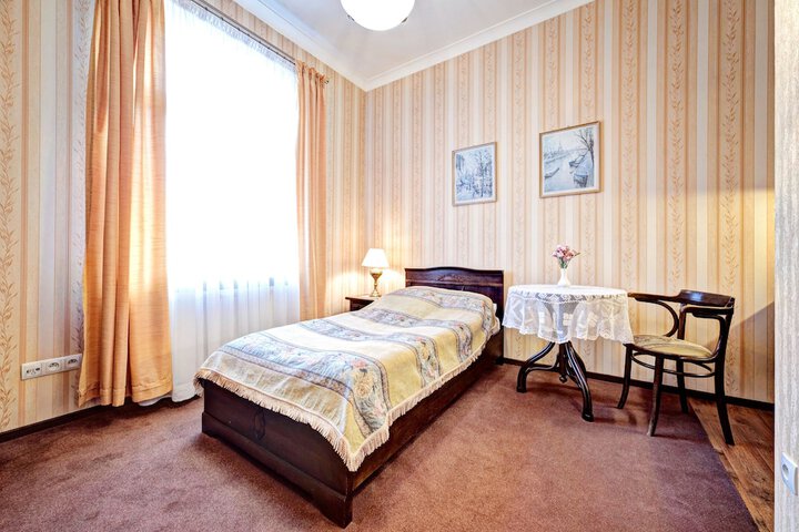 Room 5 of 43