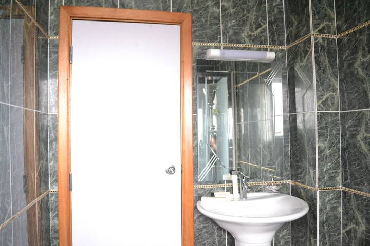 Room 19 of 59