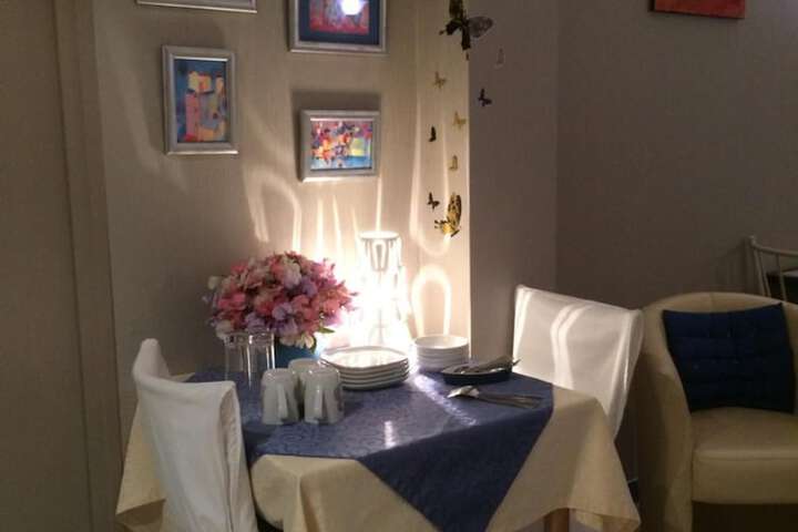 Dining 36 of 42