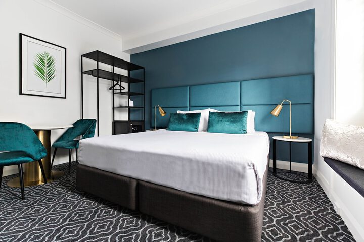 Room 26 of 74