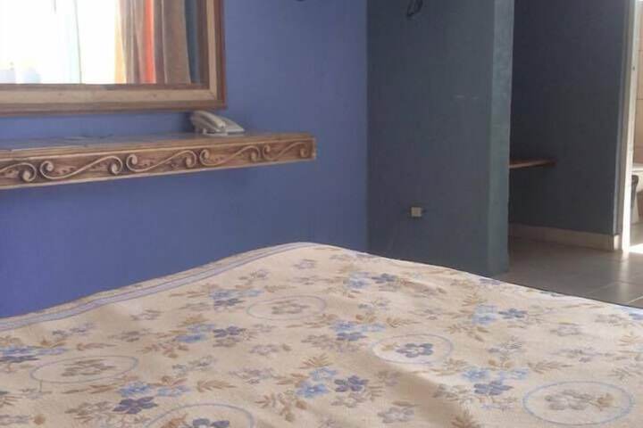 Room 5 of 12