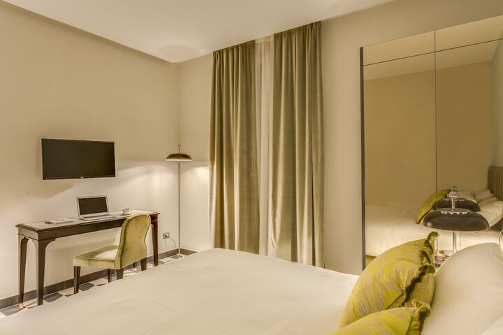 Room 6 of 61