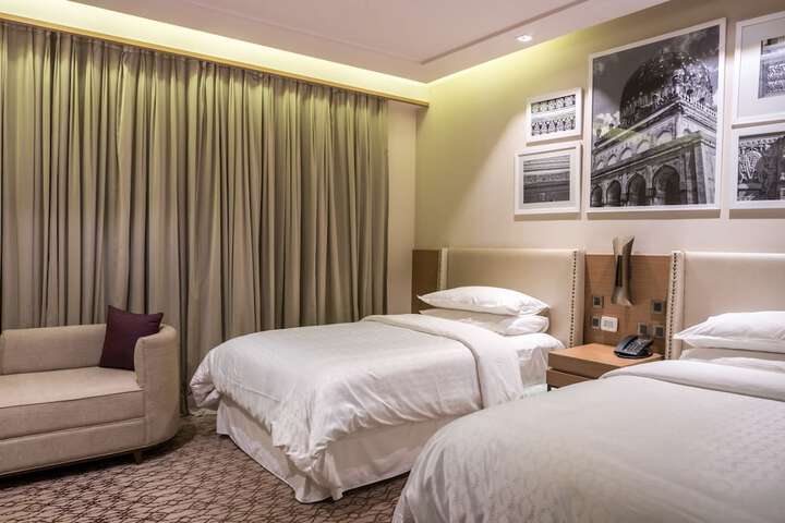 Room 16 of 112