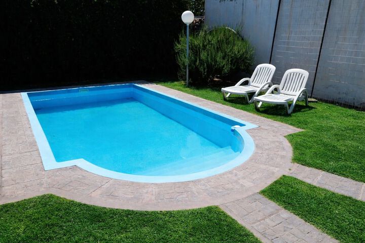 Pool 9 of 15