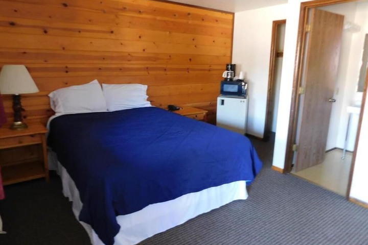 Room 10 of 25