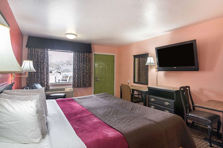 Room 15 of 30
