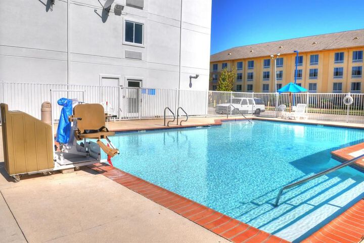 Pool 24 of 29