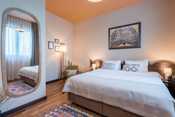 Room 2 of 51