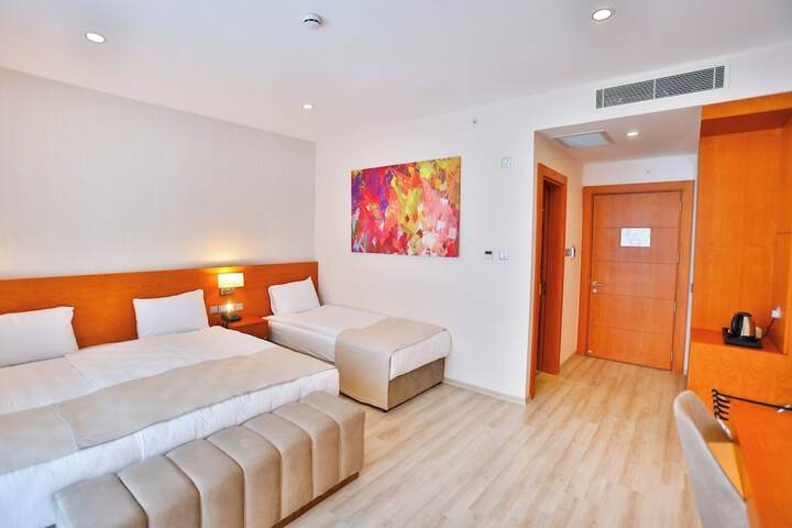 Room 10 of 29
