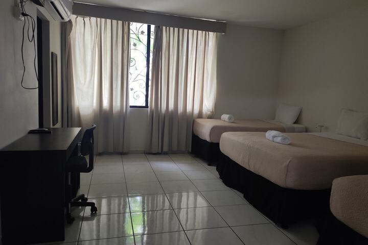 Room 9 of 34
