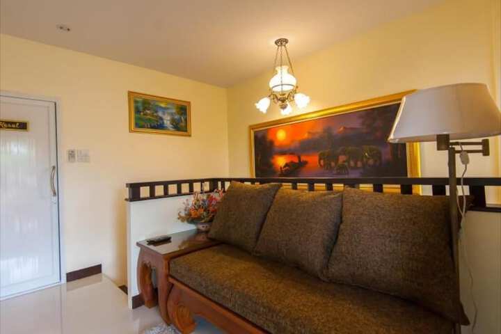 Room 6 of 19