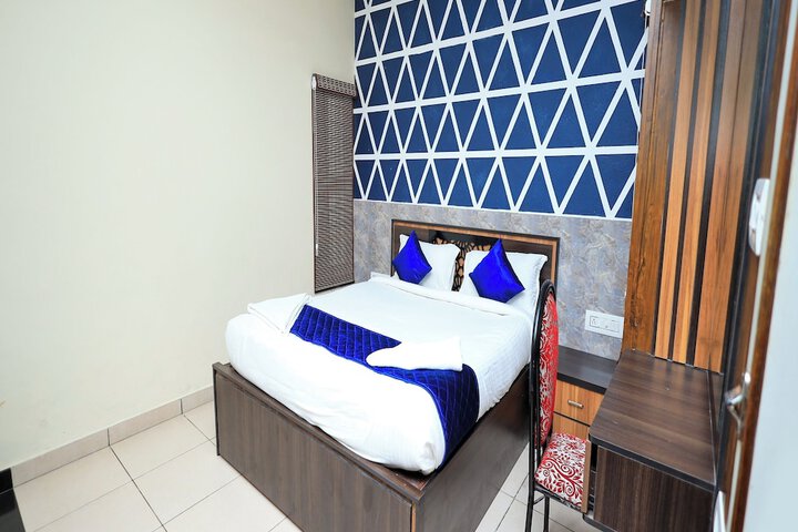 Room 10 of 20