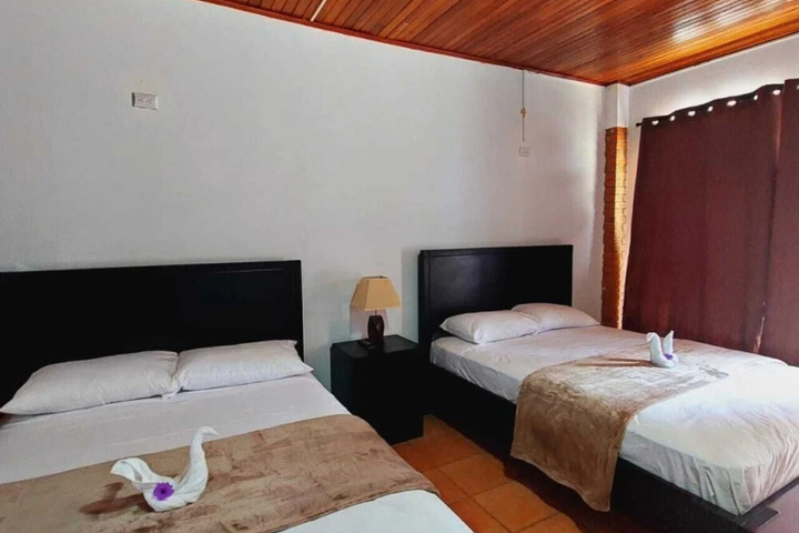 Room 4 of 17