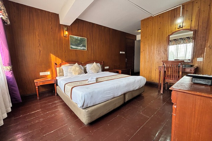 Room 15 of 32