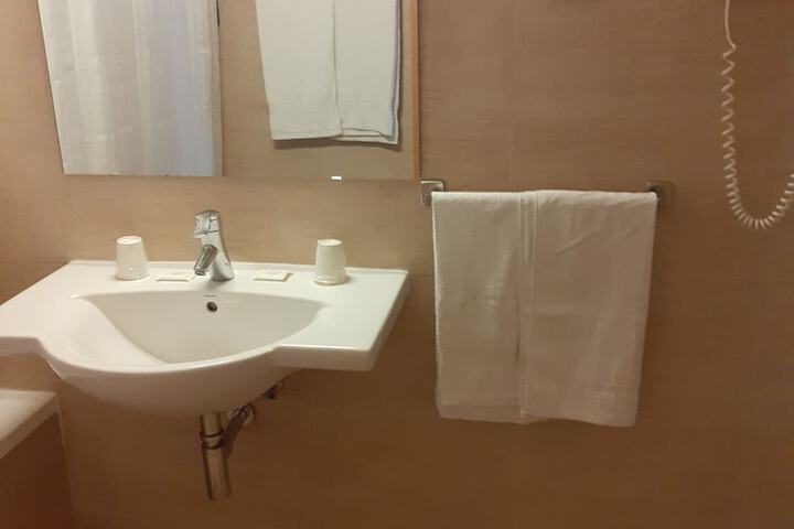 Room 7 of 25