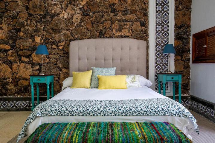 El Charco Suites