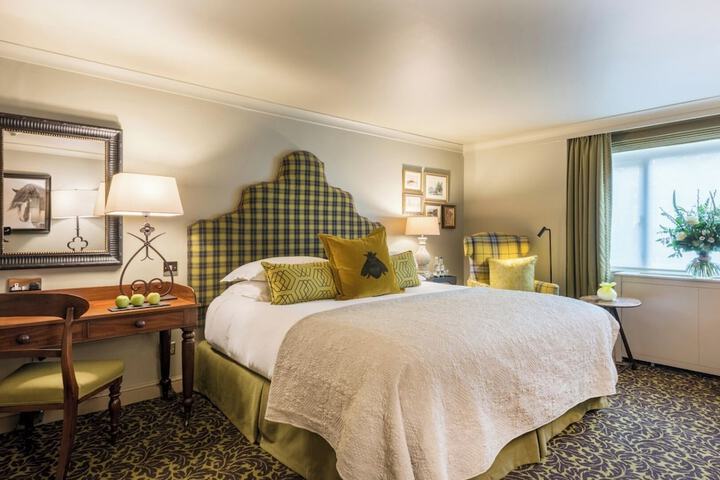 Room 42 of 160