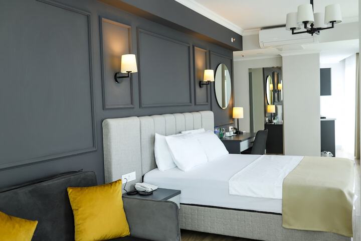 Room 7 of 27