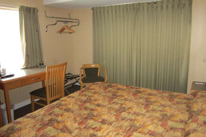 Room 16 of 27