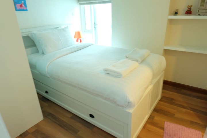 Room 2 of 53
