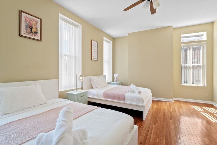 Room 3 of 20