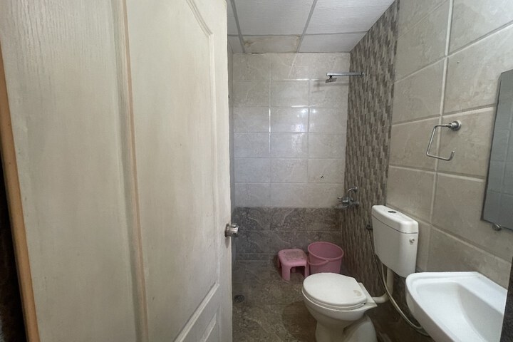 Room 21 of 24