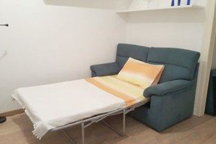Room 11 of 11