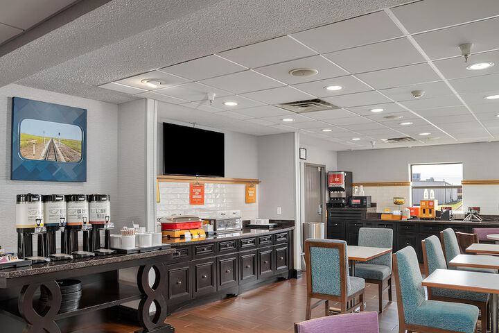 Breakfast/Coffee Service 22 of 29