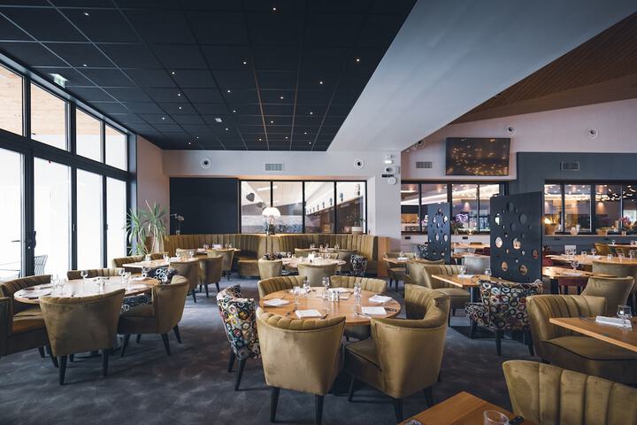 Dining 62 of 83