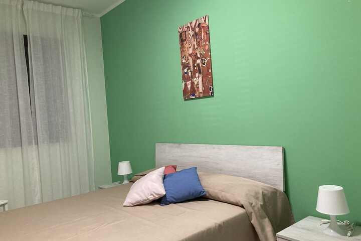 Room 6 of 19