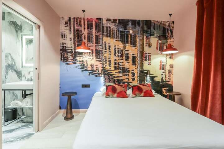 Room 4 of 60