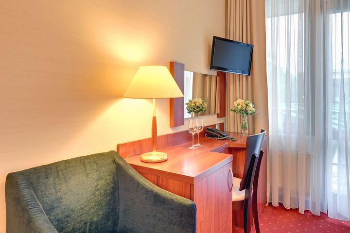 Room 13 of 70
