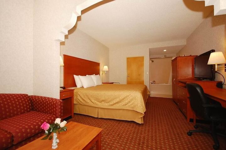 1 King Bed (7 of 7)