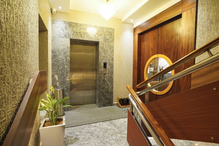 Hotel 77 of 83