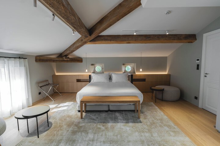 Room 14 of 49