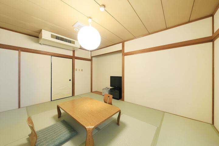 Room 21 of 66