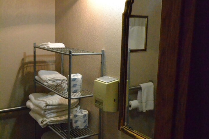 Room 46 of 81
