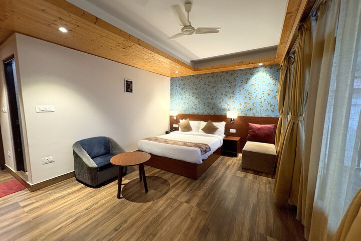 Room 7 of 34