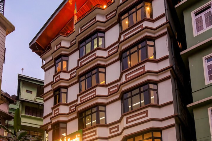Muscatel Yavachi - 400 Mts from MG Marg