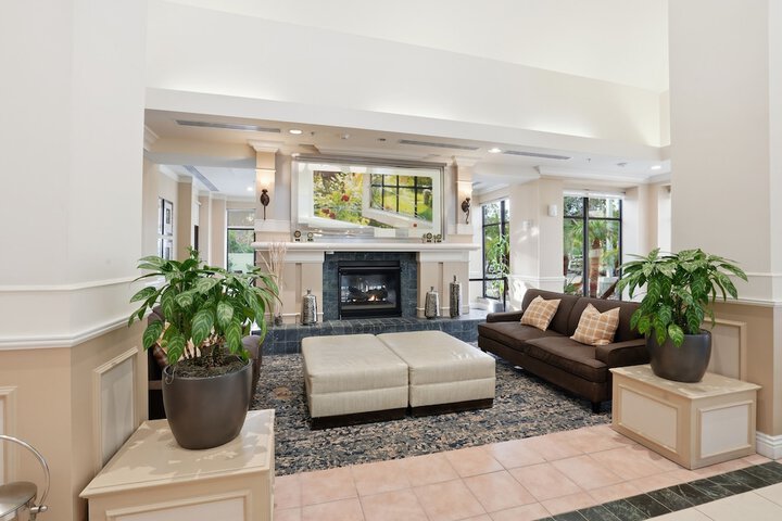 Entrance & Lobby
