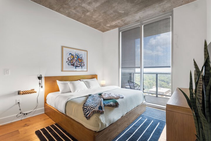 Room 100 of 860