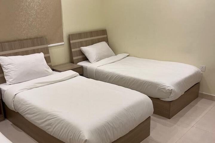 Room 9 of 12