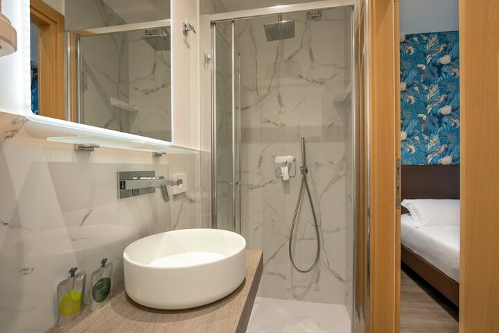 Room 45 of 72