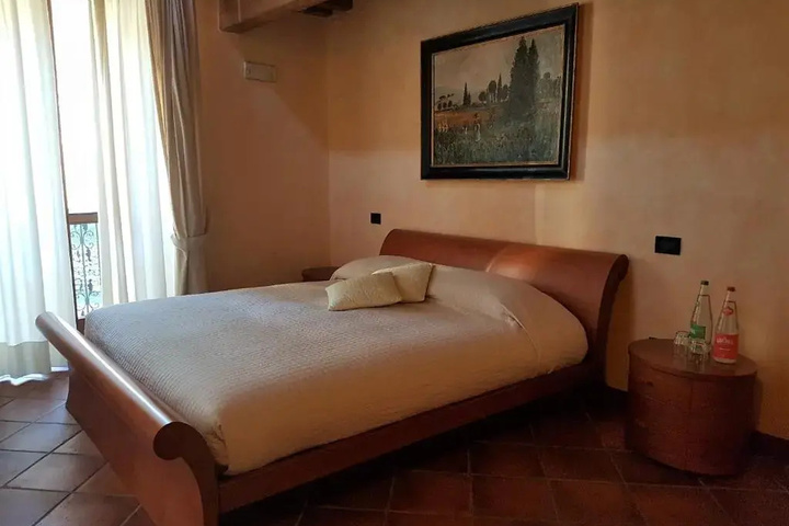 Room 2 of 13