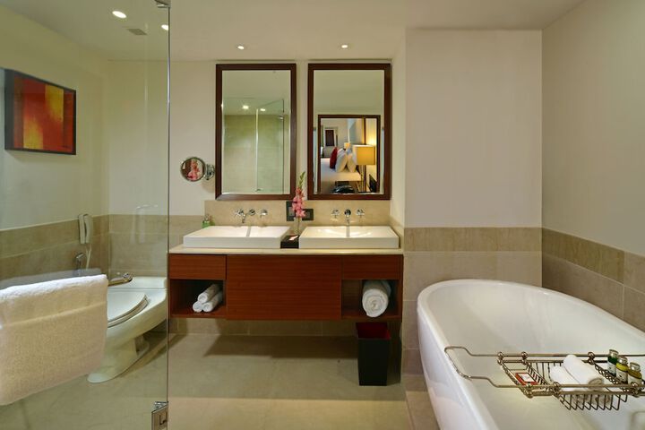 Room 16 of 43