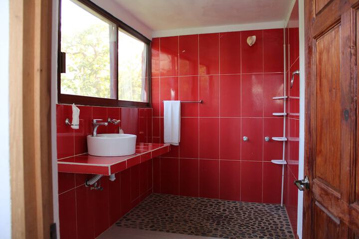 Room 16 of 19