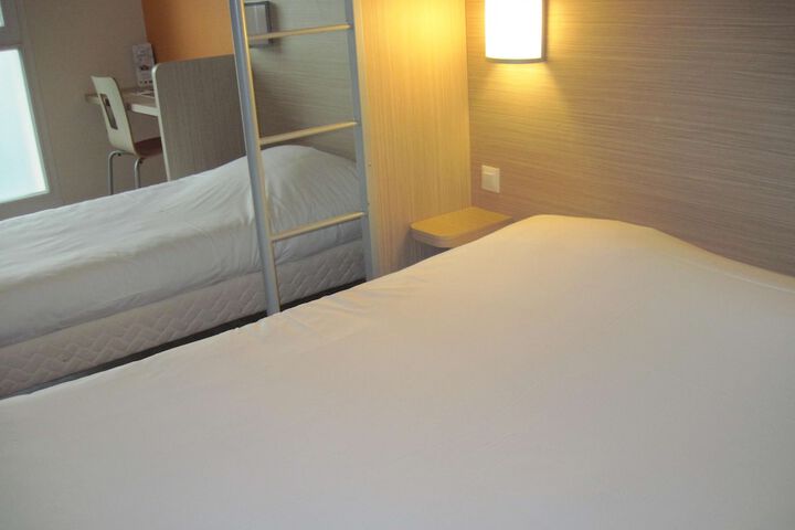 Room 15 of 44