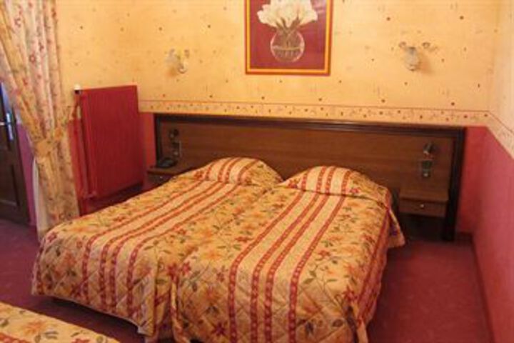 Room 43 of 68